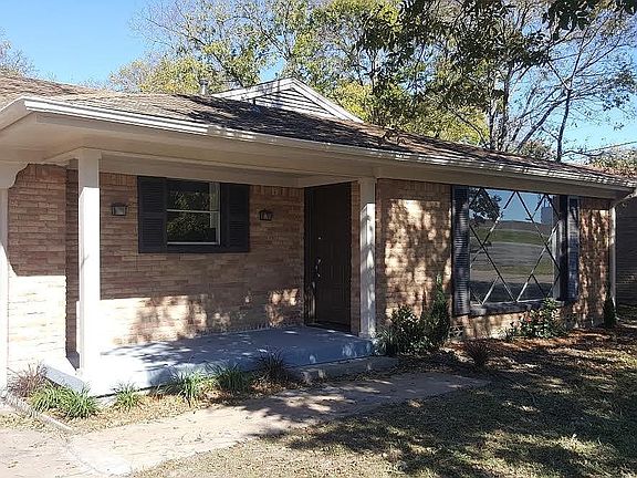 2nd image of 2402 Beverly Dr