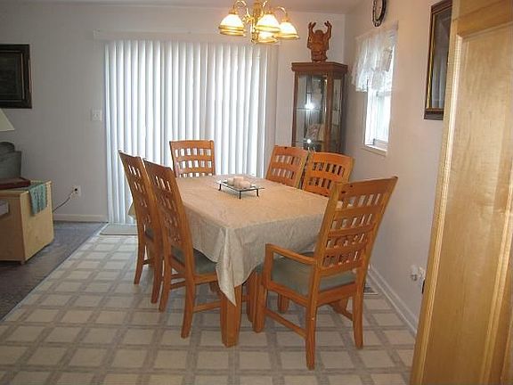 Large Eating Area