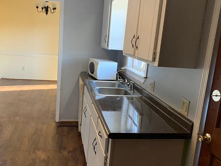 3501 Woodview Dr — Photo 11