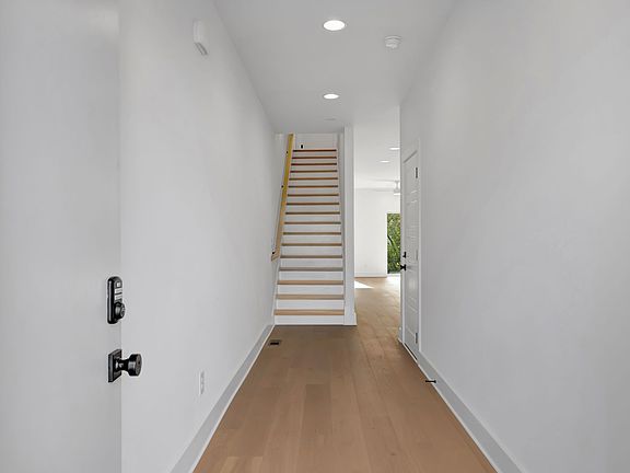 4th image of 5701B Maudina Ave