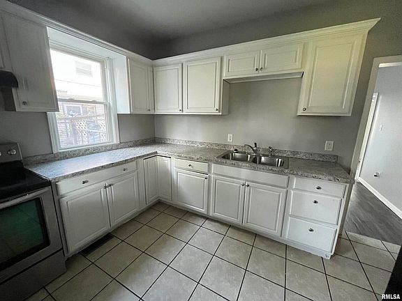 4th image of 1509 N Gaines St