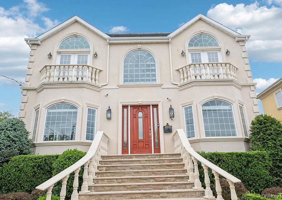 1st image of 833 Glen Drive