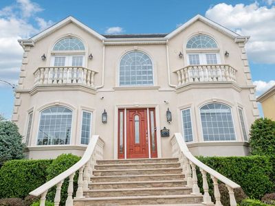 833 Glen Drive, Woodmere, NY, 11598