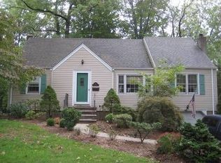 60 Randolph St, Park Ridge, NJ 07656