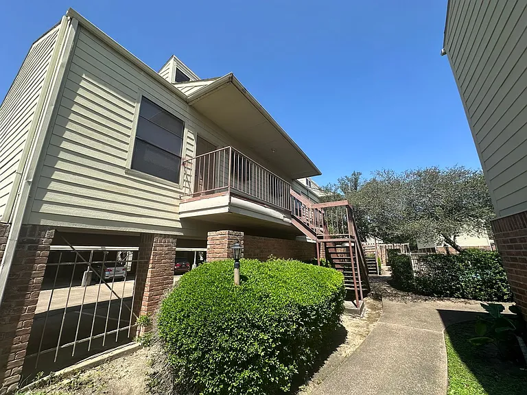 7901 Cambridge St — Photo 30