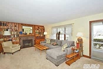 3rd image of 4 Hallett Ct