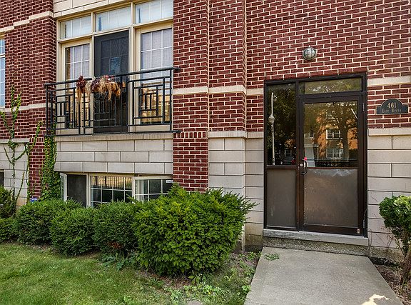 2nd image of 461 E Bowen Ave Unit 1