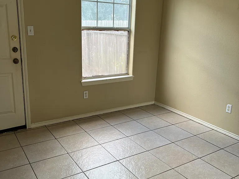 817 Sonesta Dr #3 — Photo 9