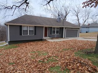 3237 N Tracy Ave, Kansas City, MO 64116