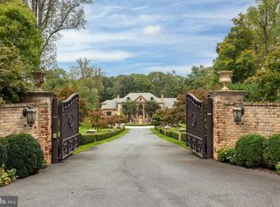 633 River Bend Rd, Great Falls, VA 22066