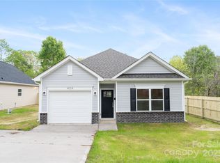 401 Groves St, Lowell, NC 28098