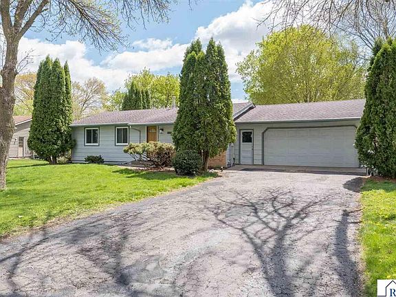 2nd image of 1925 Howard Dr