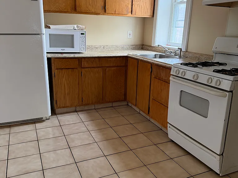 354 Elk St #2 — Photo 2