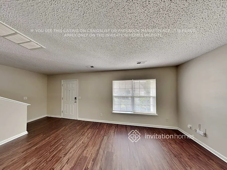 1402 Bray Dr — Photo 4