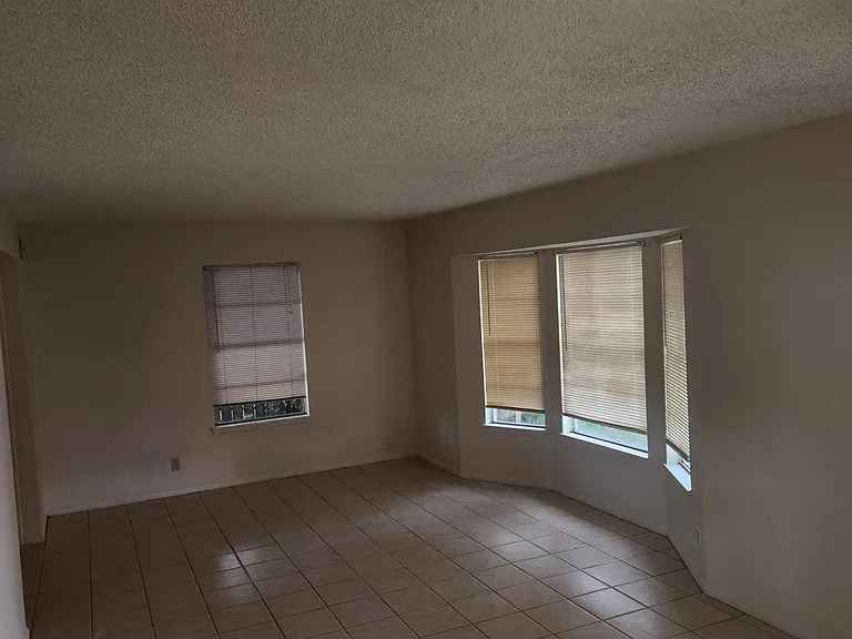 3122 Mill Brook Dr — Photo 12