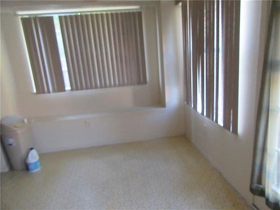4th image of 6924 Cedar Knoll Dr