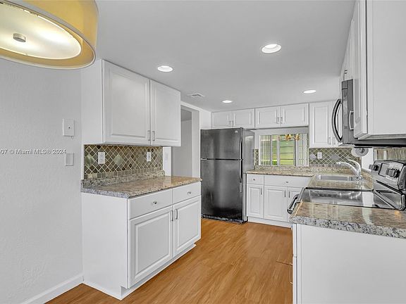 3rd image of 8310 Sands Point Blvd APT L110