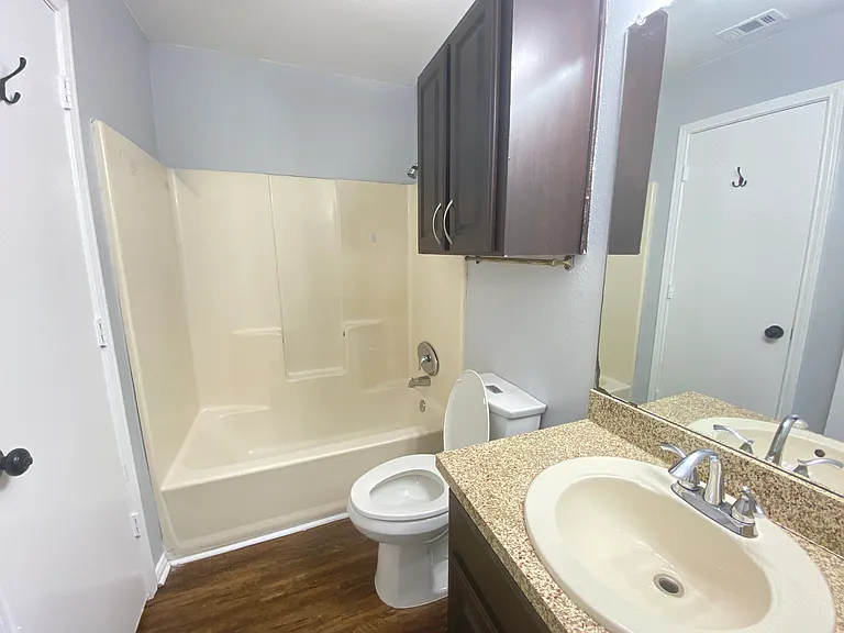 207 Country Bend Dr — Photo 15