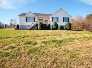 1240 Dr Johns Rd, Westminster, SC 29693