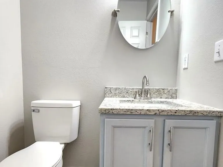 14031 Seymour Dr — Photo 28