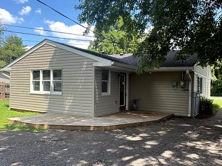 1706 Ashmoor Ln — Photo 6