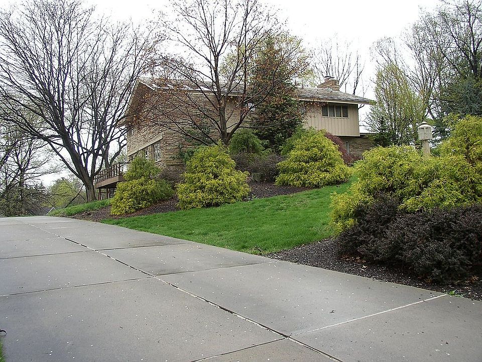 2nd image of 2006 Hycroft Dr