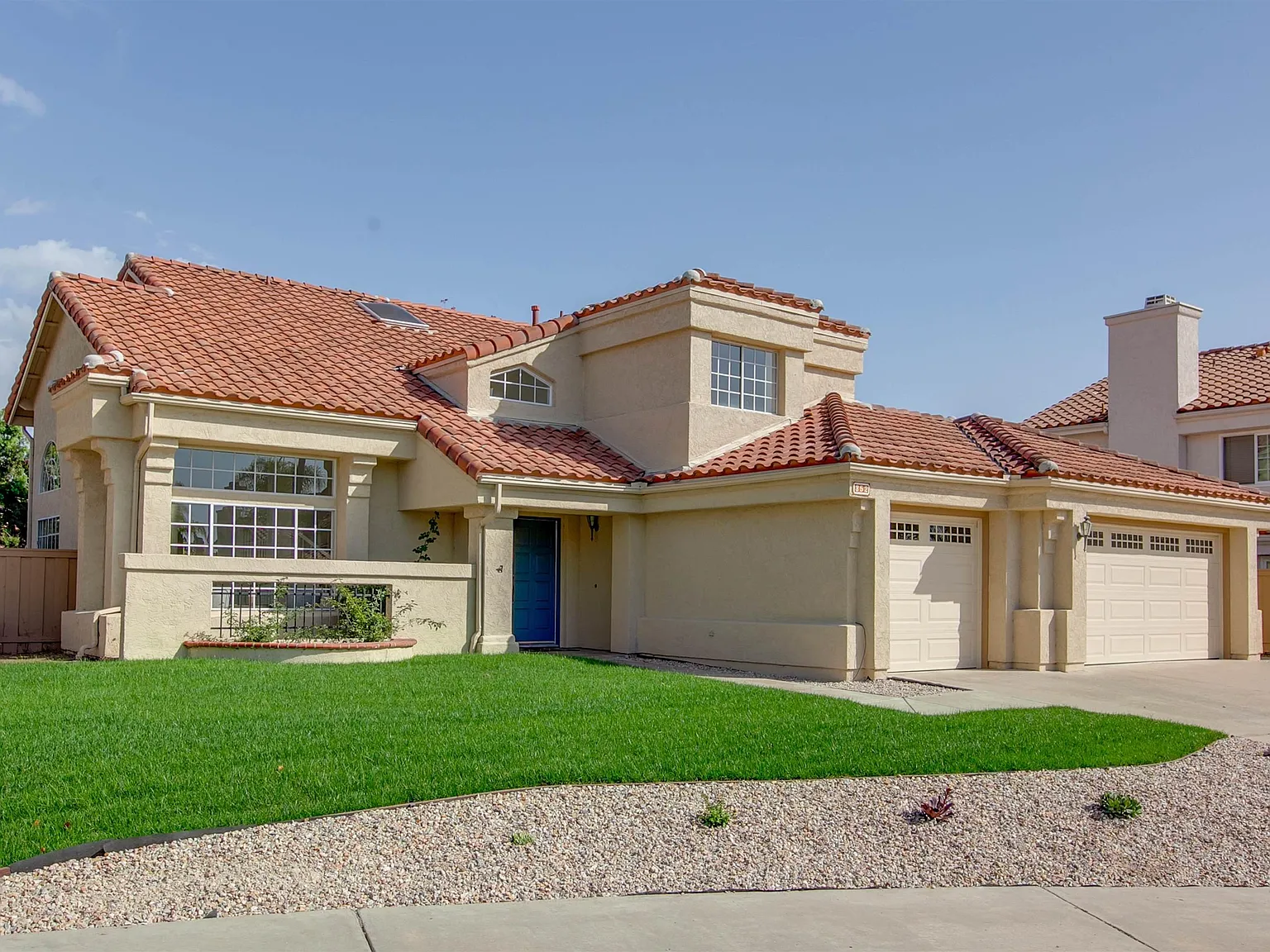 4 bed, 2353 sqft, $5,000 — Photo 2
