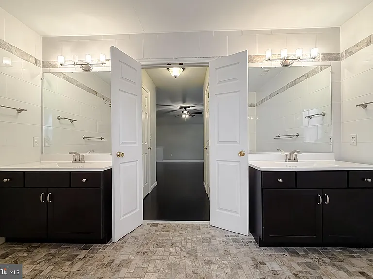 20797 Red Rose Ct — Photo 38