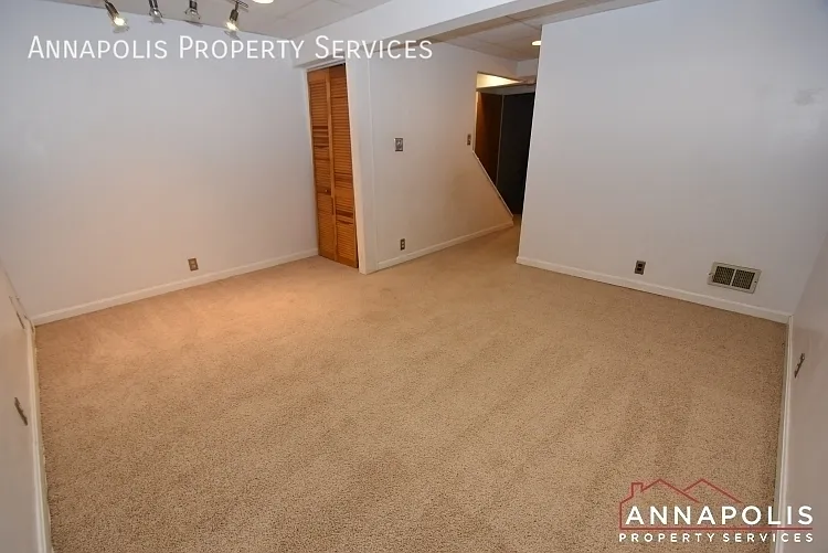 7660 Fairbanks Ct — Photo 7