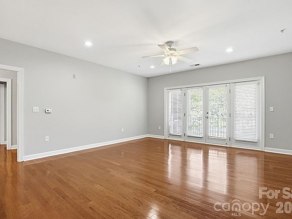 4th image of 1829 Kenilworth Ave Unit 204