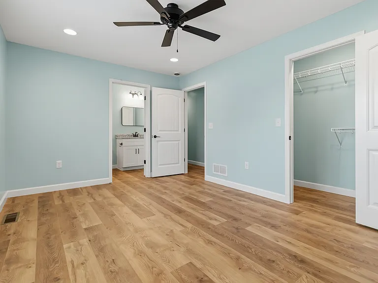 Walking closet