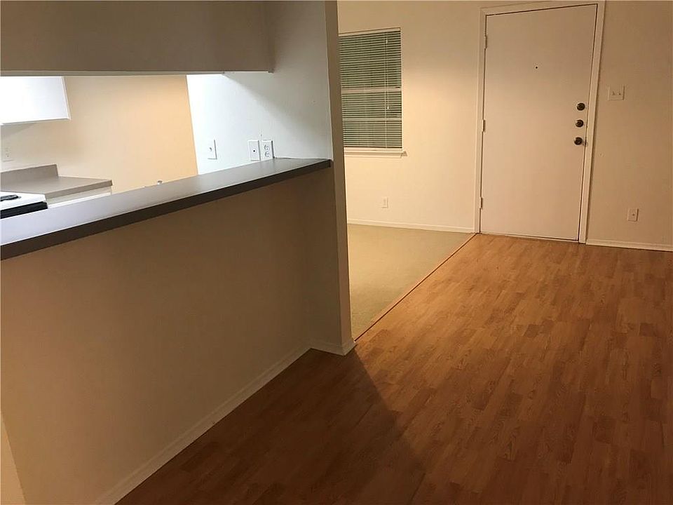 2nd image of 1410 W North Loop Blvd APT 209
