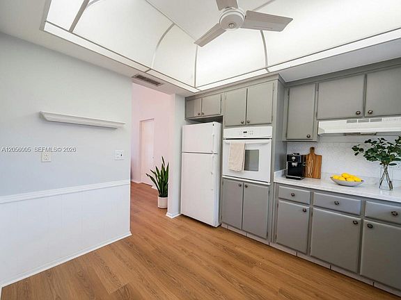 4th image of 4213 Palm Tree Blvd #9