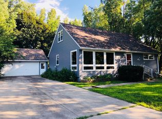 1629 S Shore Dr, Worthington, MN 56187