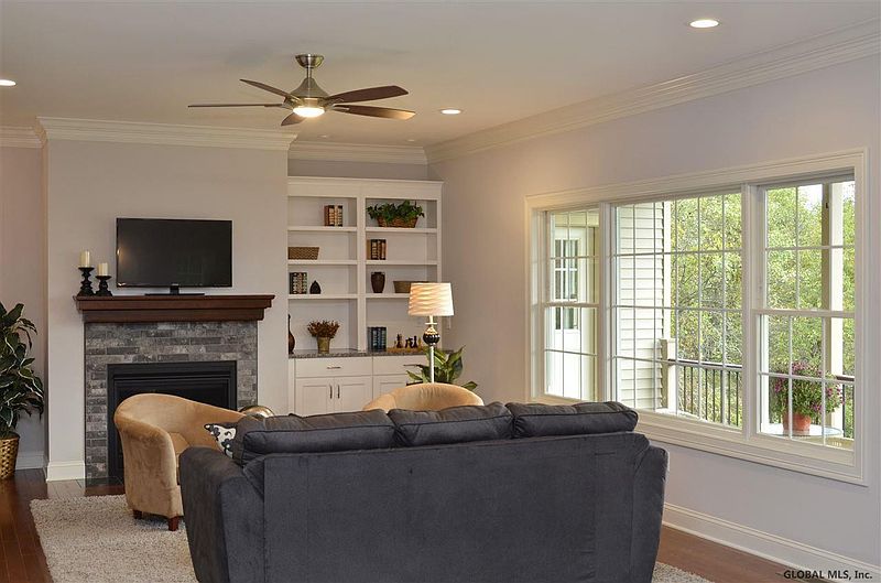 5th image of 137 CARY Road