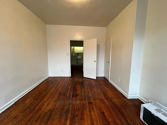 3rd image of 302 E 126th St APT 5B