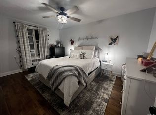 45 Edwards St APT 2A, Roslyn Heights, NY 11577
