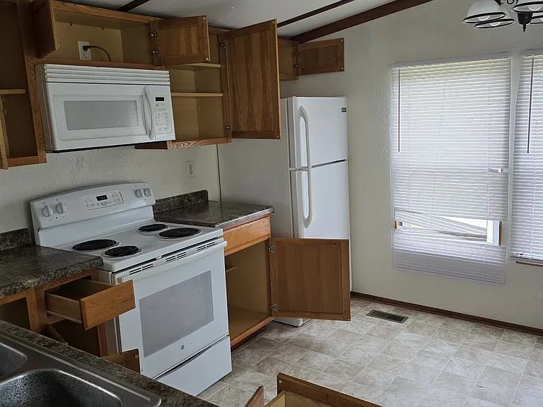 210 W Harrison St #17 — Photo 10