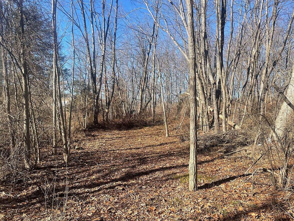 2nd image of Pleasant Valley Rd