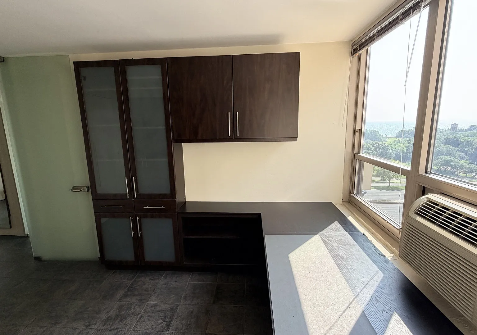 2 bed, 1.0 bath, 1000 sqft, $3,150 — Photo 2