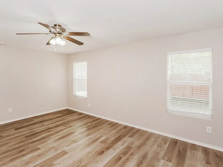 4549 Lacebark Ln — Photo 10