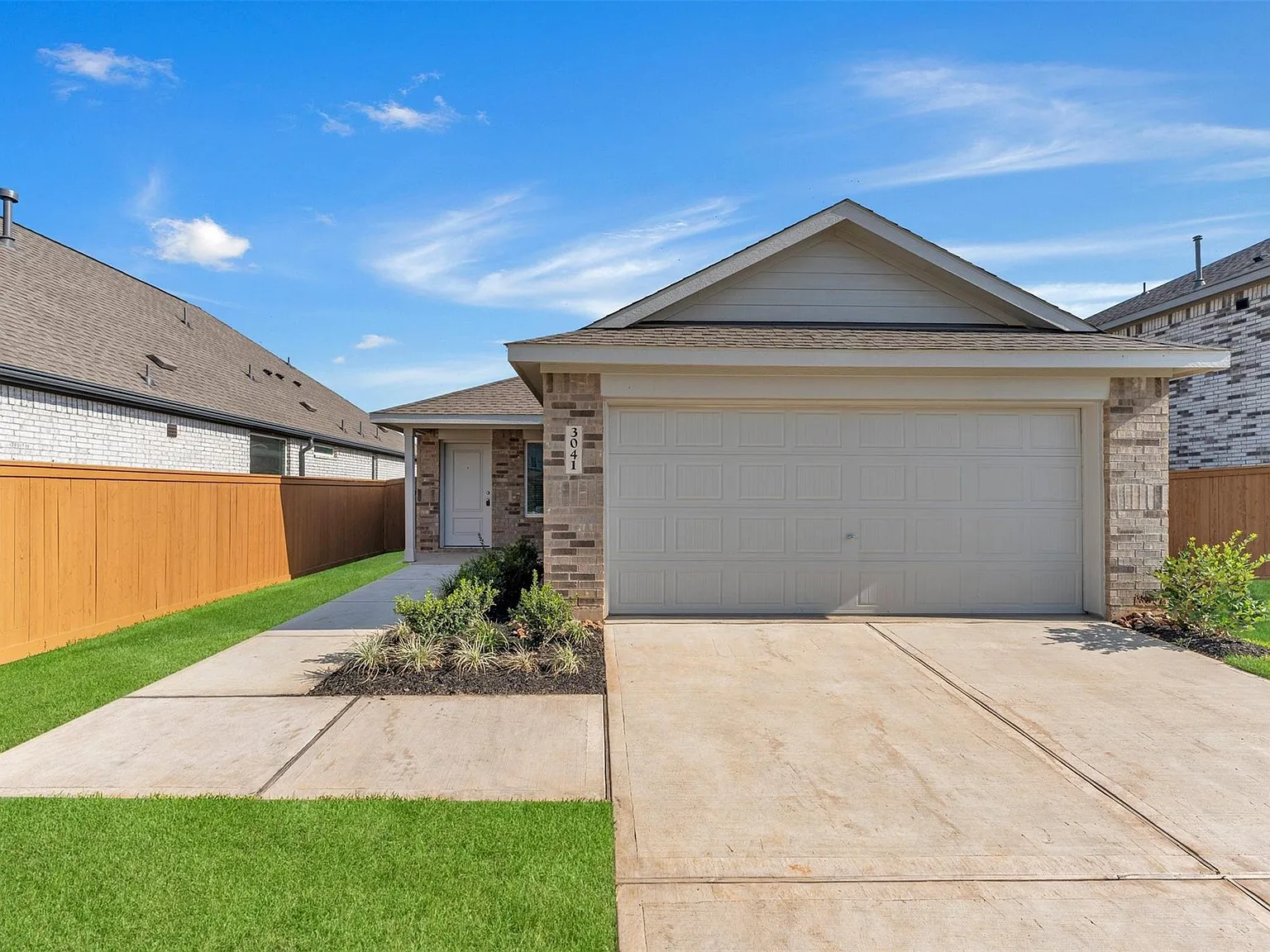 4 bed, 2.0 bath, 1744 sqft, $2,500 — Photo 3