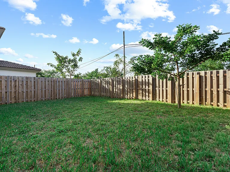 2405 NW 131st Cir — Photo 29