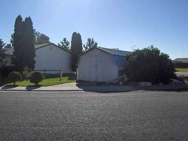 2nd image of 660 Blue Sky Dr