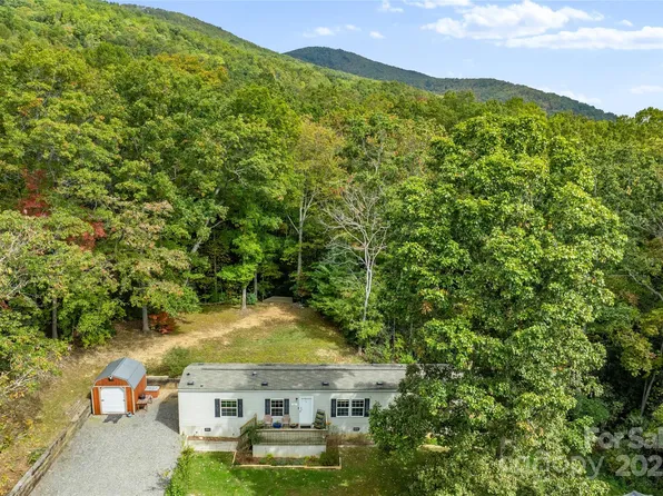 31 Laurel Brook Dr, Fairview, NC 28730