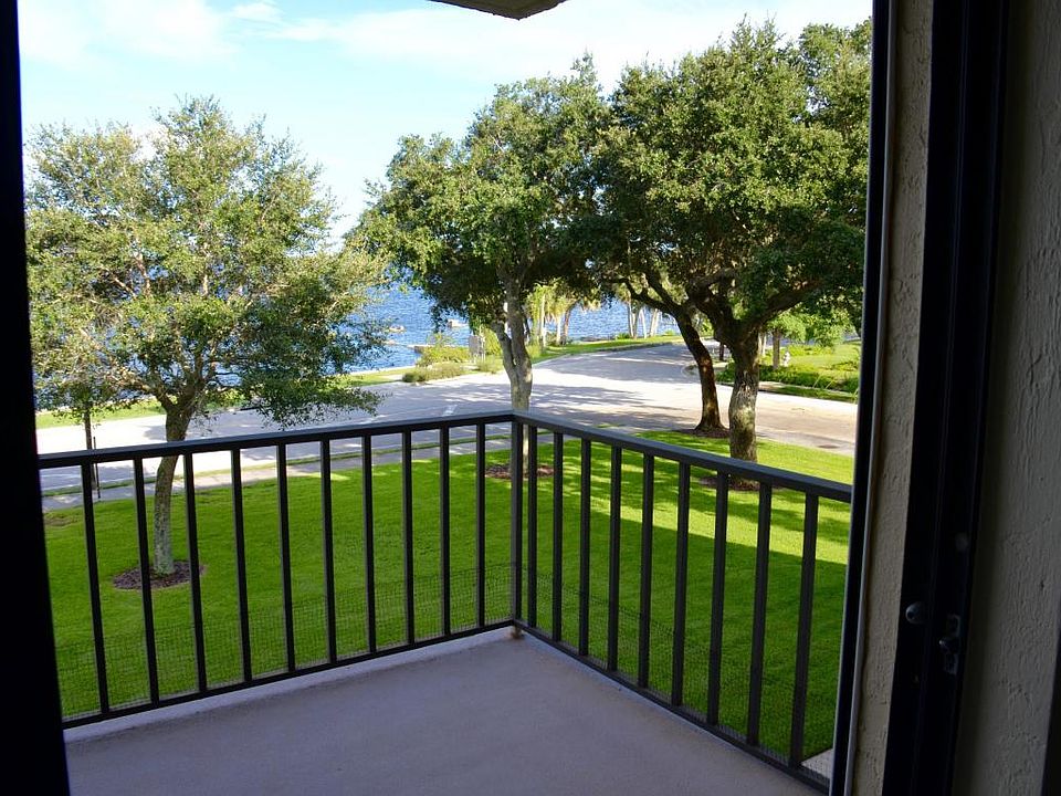1st image of 1049 Rockledge Dr APT 305