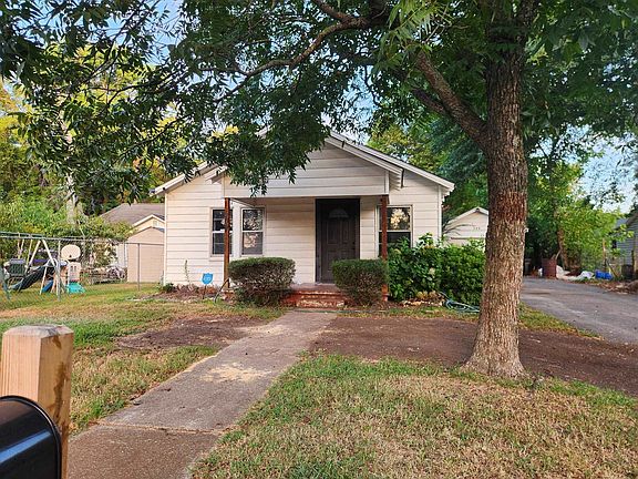 2nd image of 509 Texas St