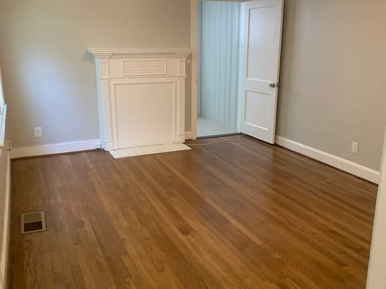 595 S Evelyn Pl NW — Photo 2