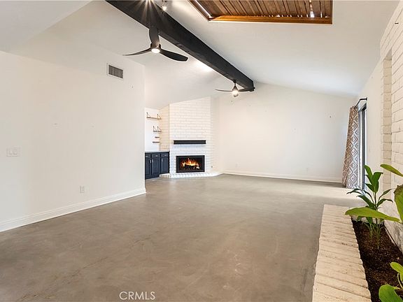 2nd image of 2565 Laramie Rd