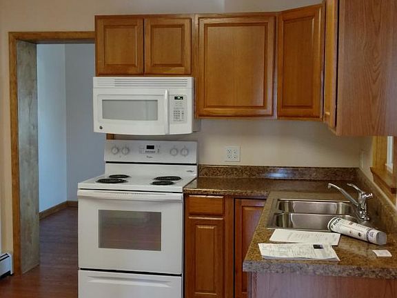 Kitchen, seperate dining room